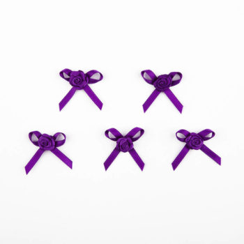 satinschleife mit rose violett