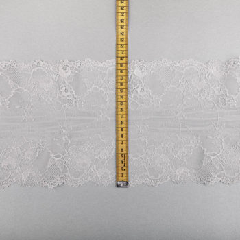 elastische spitze weiss