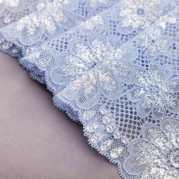 elastische Spitze in hellblau
