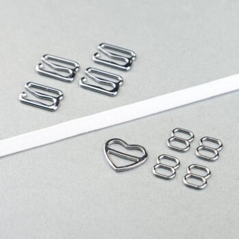 Kurzwarenpaket zum BH Träger nähen. Enthält Trägergummi, Schieber, und Haken