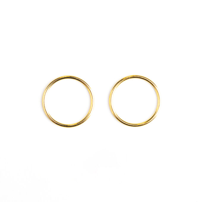 ringe aus metall in gold