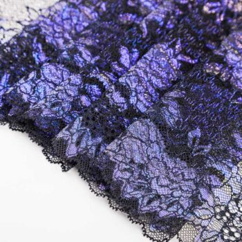 weiche elastische schwarze Spitze mit glänzenden Lurexfäden in violett und türkis zum nähen von BHs, Slips, Panties, Strings etc.