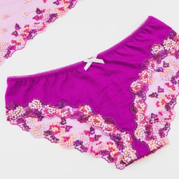 Schnittmuster Panty Carina aus Viskosejersey mit elastischer Stickerei